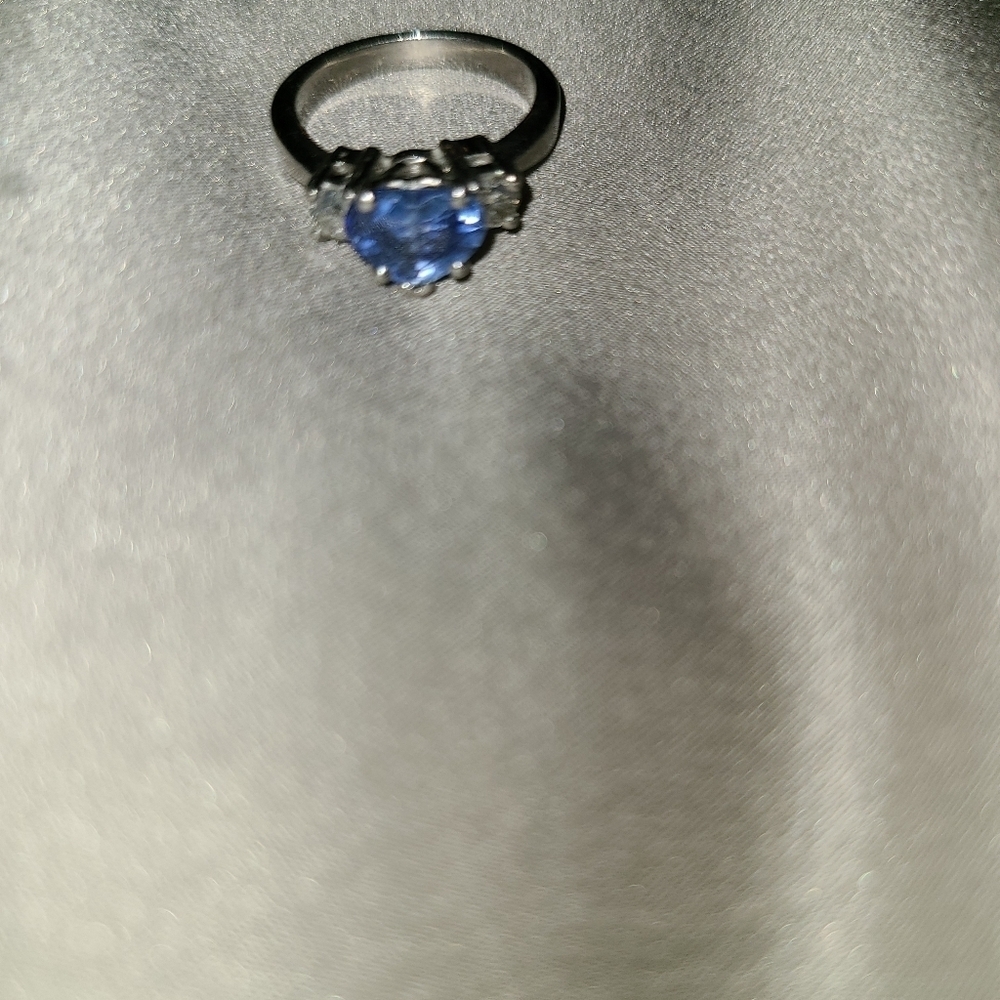 Platinum engagement ring 1.74 carat heart shaped sapphire with natural diamonds - Picture 5 of 11